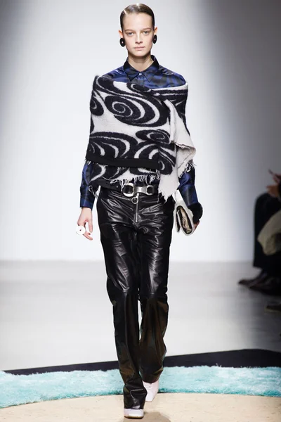 Look 4